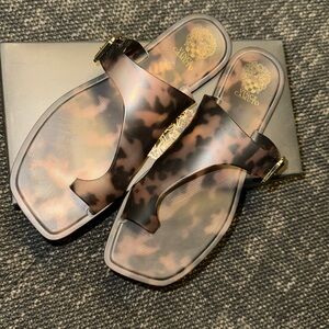 Vince Camuto Brand New Tortoise PVC JELLY’s sz 10